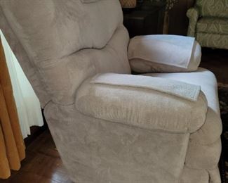 $95.00, La Z Boy reclining chair VG condition