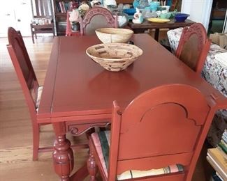 Super amazing dinning room table with 4 chairs 