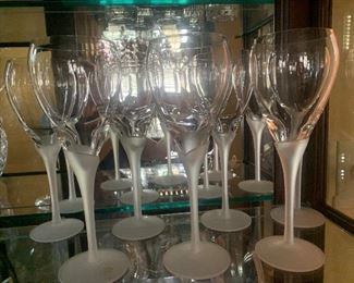 #1043B - Set of 7 frosted stemmed wine glasses - $18