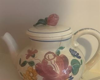 #1088C   - Ceramic teapot with hairline crack - $5