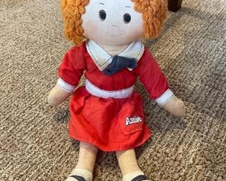 #1242G - Vintage Knickerbocker Annie doll - $15
