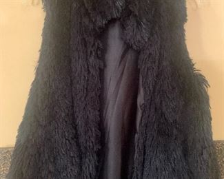 #1273L  APT 9 black vest $10