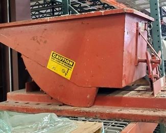 Meco 1/4 Yard Self Dumping Cart, 2000lb Capacity, 26" x 29" x 49.5"