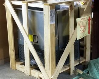 Cook Propeller Wall Fan, Model 2032XWH, New In Crate