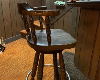 One of 4 bar stools