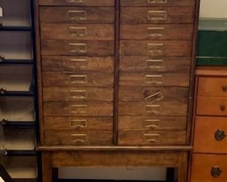 Map or document cabinet