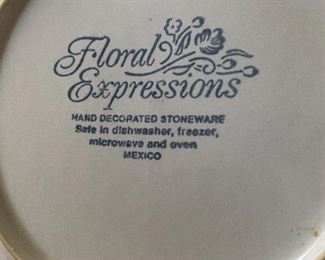 Floral expressions China set