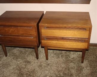 pair Mid-Century Modern nightstands, or lamp tables