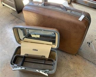 Vintage Samsonite Train Case and Luggage