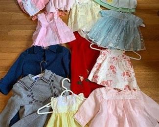 Darling upscale vintage little girls coats, dresses from Marshall Fields, Sam’s 5th Ave, Pierre Cardin Paris!  ❤️