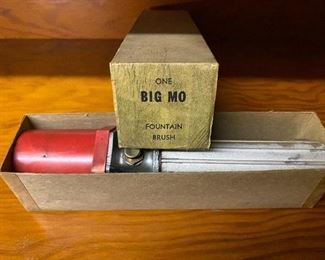 Big Mo Fountain Brush in Box