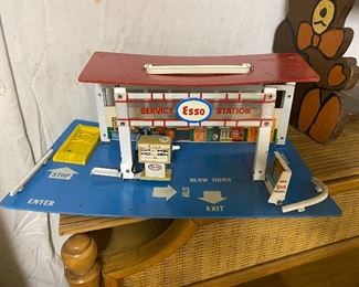 Old Esso Fold Up Service Station