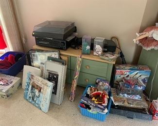 LOTS of picture frames, toys & electronics 