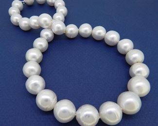 31 South Sea Pearls (12-15mm) Necklace