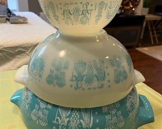 Amish butterprint Cinderella bowls