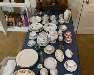 Assorted china bits, sets of dishes, Christmas dishes