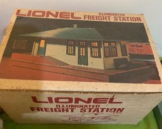 Lionel Freight station in box