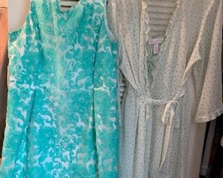 Right -Oscar de la Renta