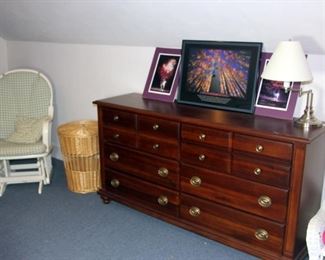 3 pc Broyhill Bedroom Set - Dresser