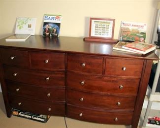 Queen Bedroom Set Dresser