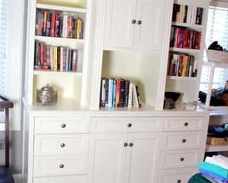 Display Cabinet / Dresser