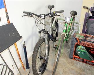 Men’s Giant Yukon Bike, Women’s Vintage Schwinn Varsity Bike