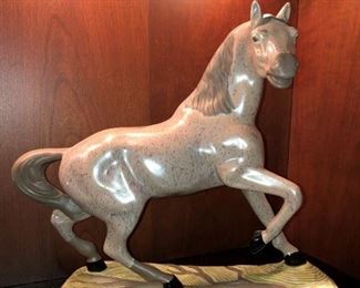 STATUE HORSE SPECKLED