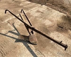 ANTIQUE TURNING PLOW