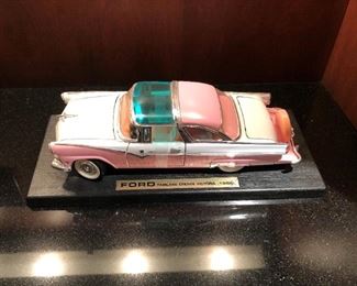 1955 FORD CROWN VICTORIA MODEL