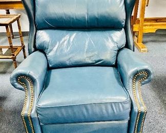Wingback recliner
