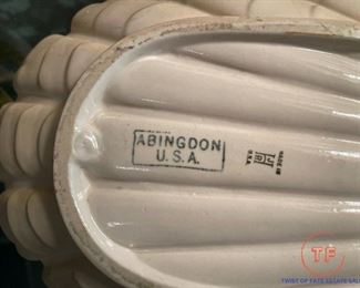 ABINGDON USA POTTERY Console Chintz Pattern Shell Bowl