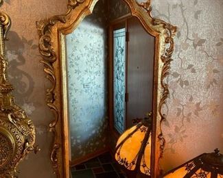 Italian Carved Gold Gilt Mirror