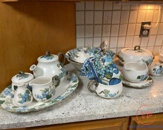 Poppytrail by Metlox China