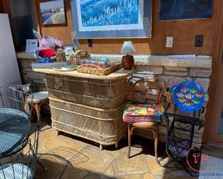 Wicker Bar Stand