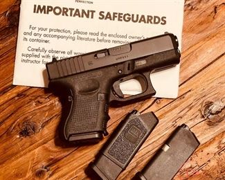 GLOCK 27 (.40 Caliber) with 2 Clips