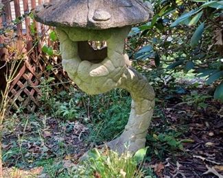 Pair of concrete statues...bring help, they weigh a ton!!