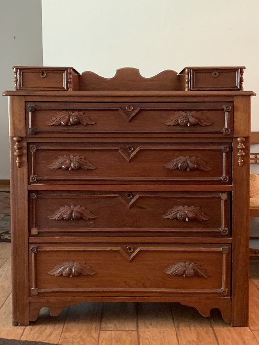 Antique wooden dresser (excellent condition)