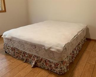 Queen-size Spring Air Posture Comfort Blarewood mattress and box spring (excellent condition)