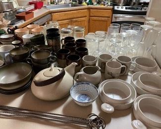 Heath pottery, assorted mugs, bowls, and glasses