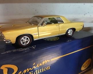 Die cast metal Pontiac GTO collectible car by WELLY