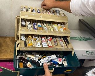 Expandable case of oil paints!