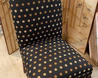 Set of 4 upholstered dining room chairs - perfect condition, beautiful upholstery!