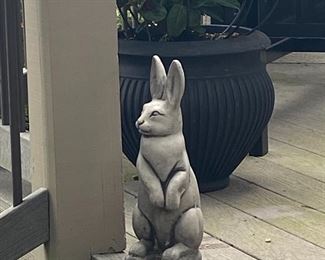 Adorable statue!
