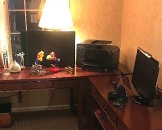 Thomasville L Shaped Desk - very nice!