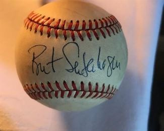 Vintage signed game ball (Bret Saberhagen)