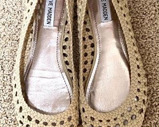Steve Madden beige flats