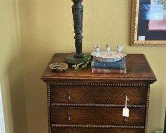 Small 4 drawer table with lower shelf