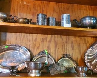 Various pieces of silver plate