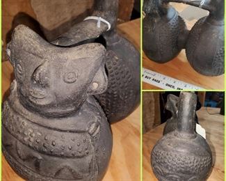 Black ceramic antique double stirrup vessel. Inca Chimu. 