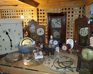 Various mantle/table clocks. Western Union clock face
